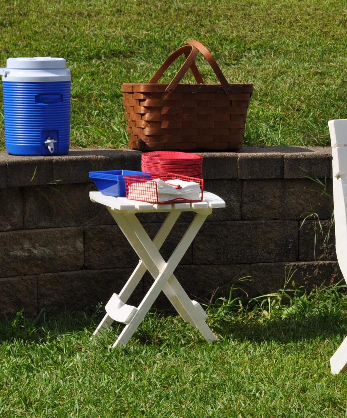 Plastic Quik-Fold Side Table White B4588
